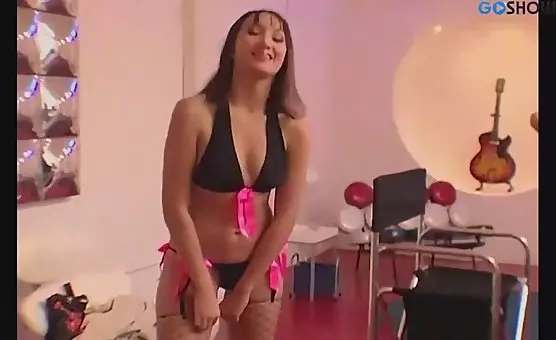 Her Wide Open Labia Eagerly Filled